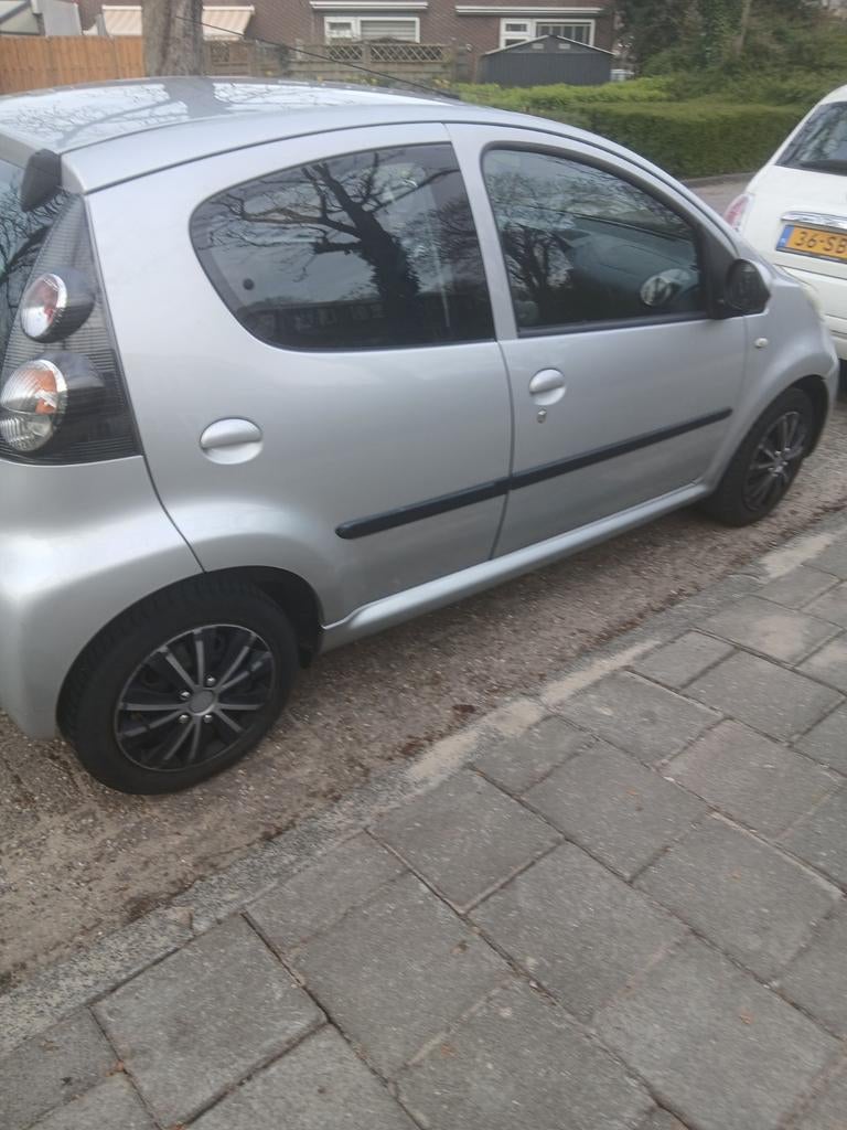 Citroën C1 1.0i 68PK 5D 2012 Grijs, Auto's, Voorwielaandrijving, 4 stoelen, C1, Origineel Nederlands