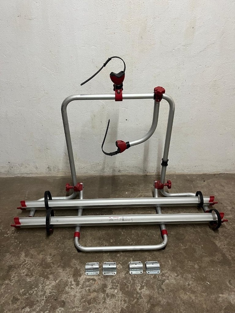 Fietsenrek voor in de campergarage, Ophalen, Gebruikt