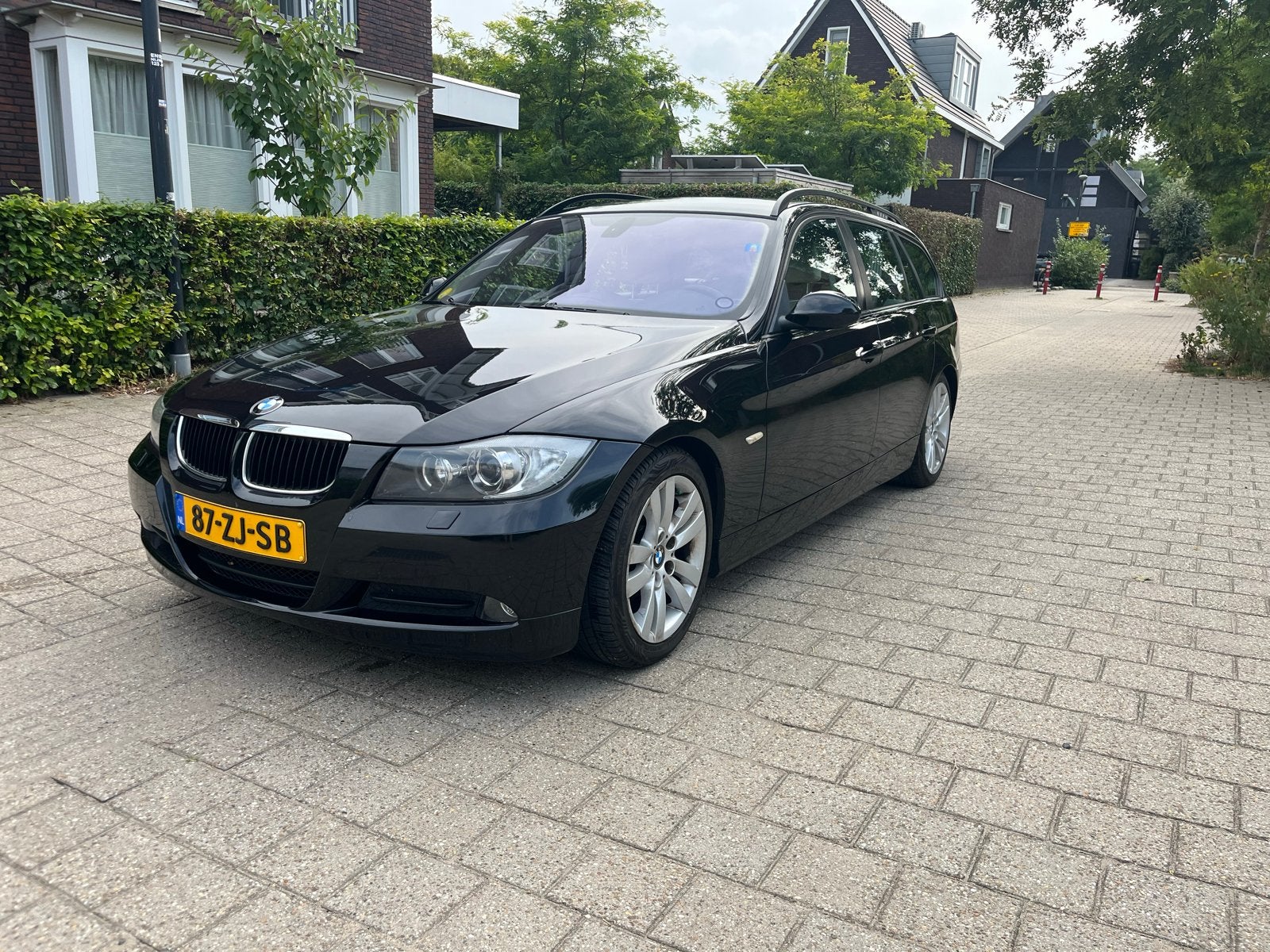 BMW 3-Serie 2.0 I 320 Touring 125KW 2008 Zwart, Achterwielaandrijving, 1995 cc, 4 cilinders, Zwart
