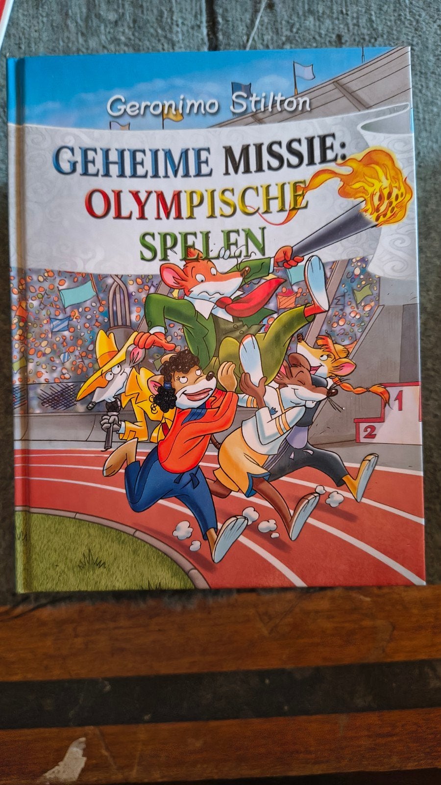 Geronimo Stilton - Geheime missie: Olympische Spelen, Ophalen of Verzenden, Zo goed als nieuw, Geronimo Stilton