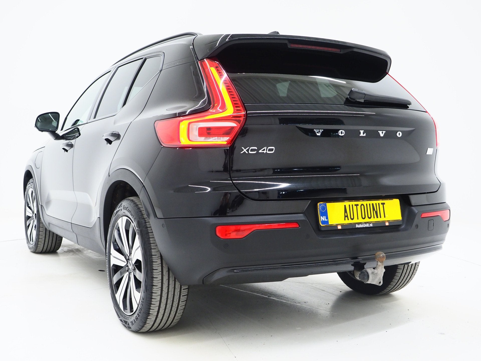 Volvo XC40 1.5 T5 Plug-in hybrid Ultimate Dark | Panoramadak, Auto's, Dealer onderhouden, Gebruikt, Zwart, Zwart