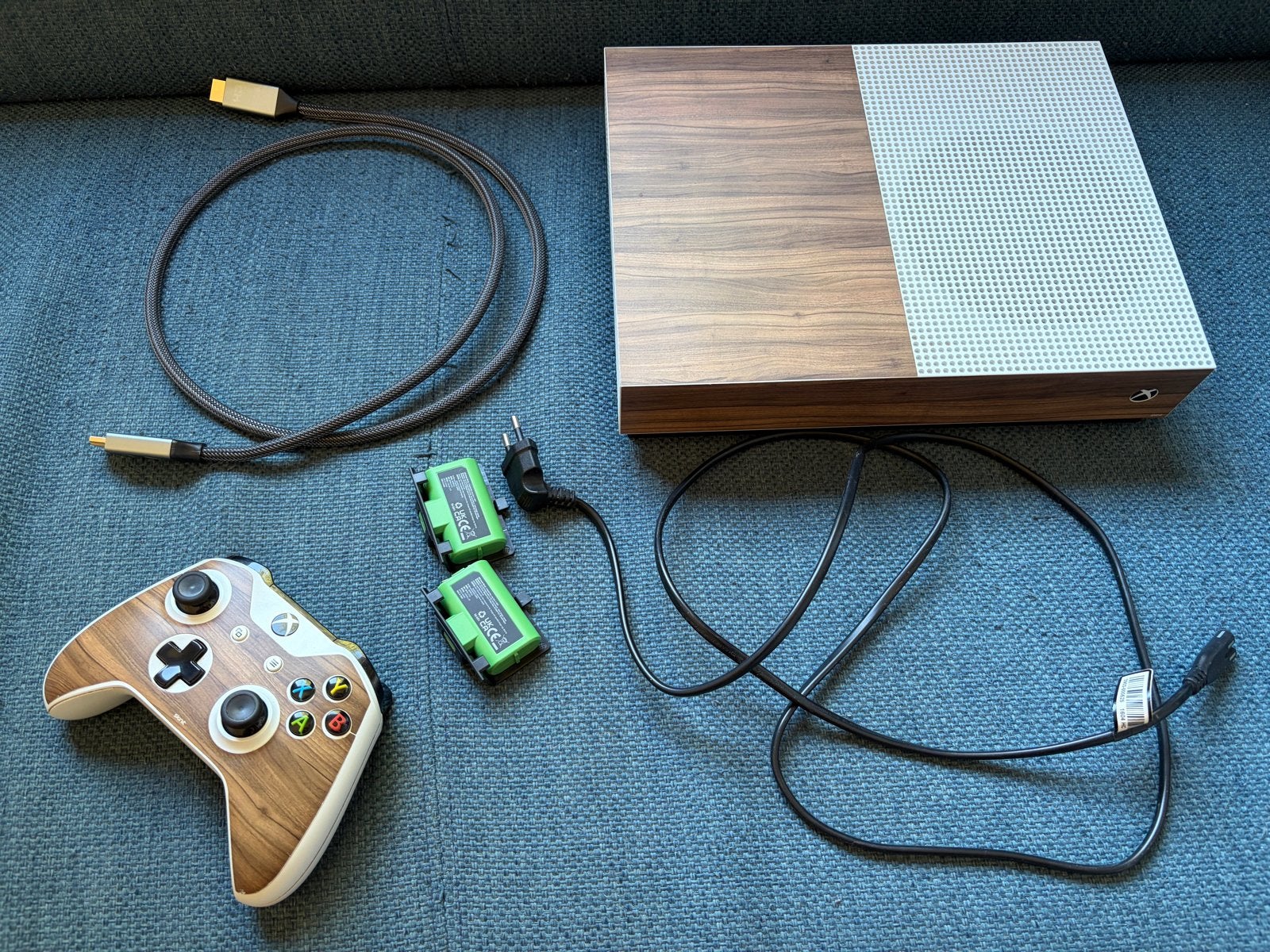 Volledige setup: Xbox One S 1TB, tv & accesoires, Spelcomputers en Games, Spelcomputers | Xbox One, Gebruikt, Xbox One S All-digital