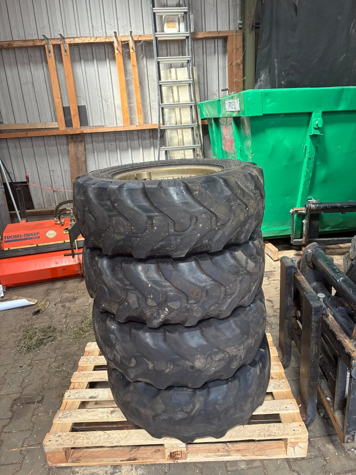 Agrarische landbouw banden+velg 300/75r18inch, Zakelijke goederen, Ophalen