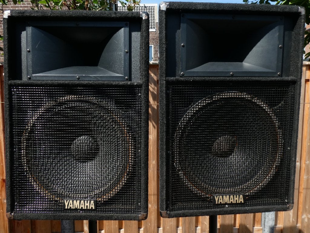 2 zware Yamaha speakers S115IV max vermogen tot 1000 Watt., Audio, Tv en Foto, Luidsprekers, Ophalen, Refurbished, 150 watt of meer