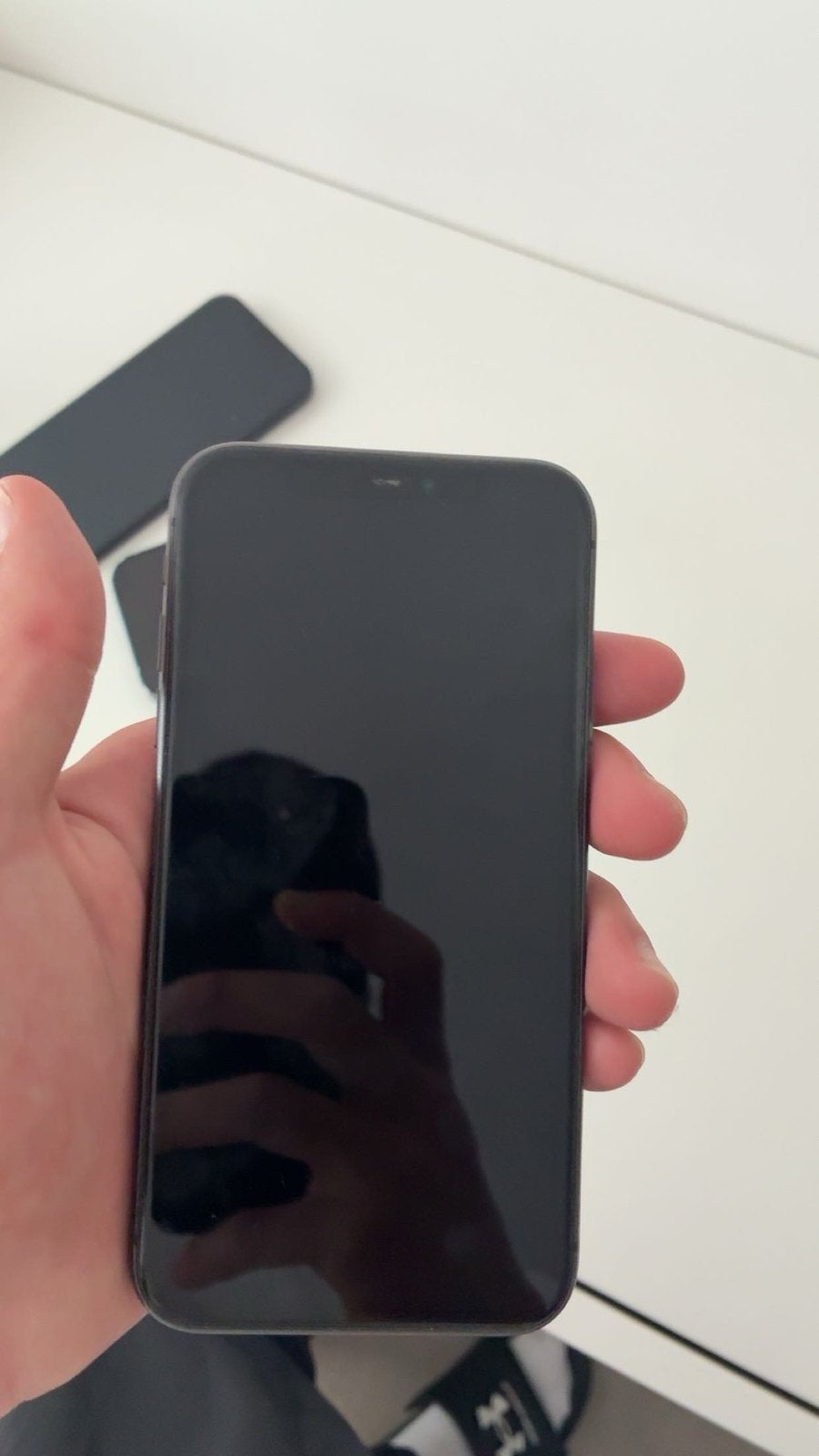Apple iPhone 11 Zwart 64GB - icl lock, Zwart, Zo goed als nieuw, 64 GB, Zonder simlock