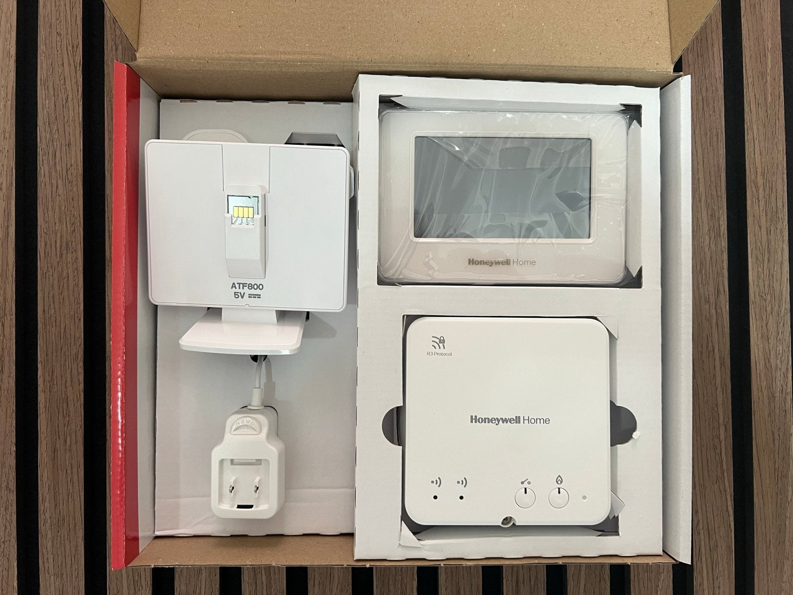 Honeywell Home evohome Smart Thermostaat & Radiatorregelaars, Ophalen of Verzenden, Slimme thermostaat, Nieuw