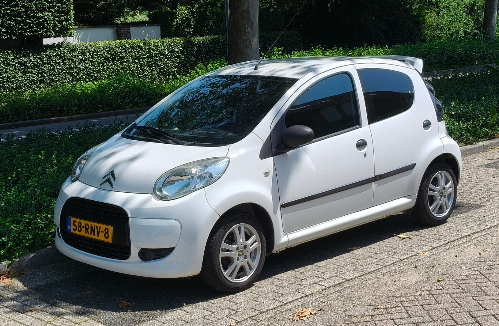 Citroën C1 1.0i 68PK 5D 2011 Wit, Auto's, Voorwielaandrijving, 4 stoelen, C1, Origineel Nederlands