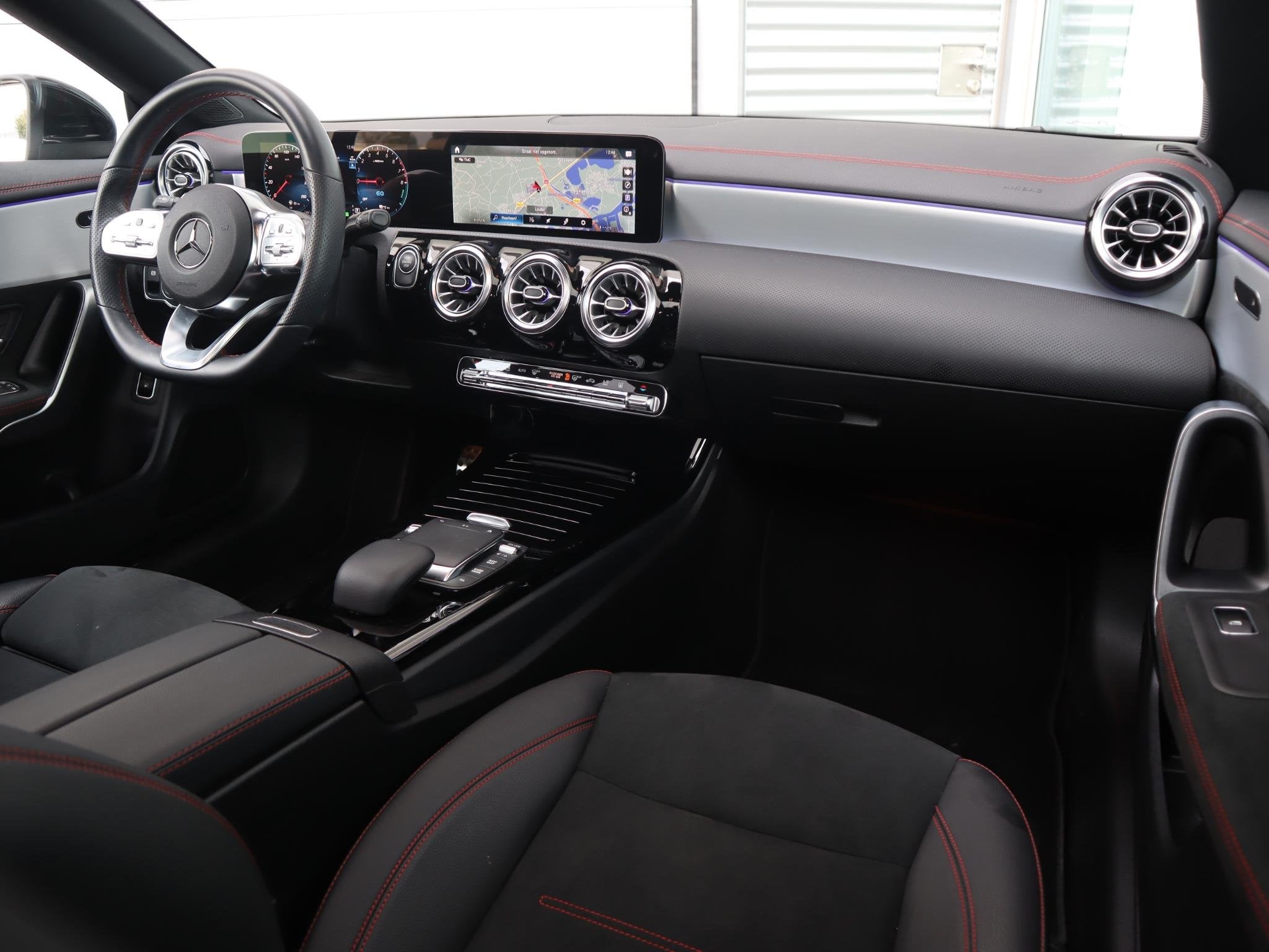 Mercedes-Benz CLA-klasse Shooting Brake 250 e AMG Line, Auto's, Gebruikt, 4 cilinders, 16 kWh, Zwart