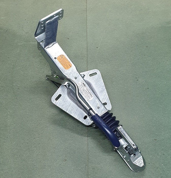 Oplooprem BPW ZAF 3.0-3 3000 KG – neuswielconsole achterkant