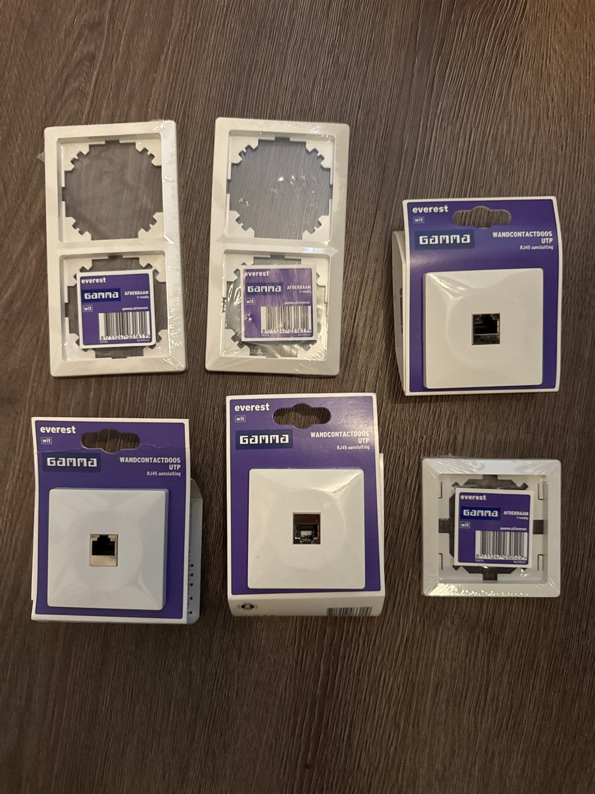 Nieuw: Everest Gamma Wandcontactdozen UTP RJ45 & Afdekramen, Doe-het-zelf en Verbouw, Elektra en Kabels, Ophalen of Verzenden