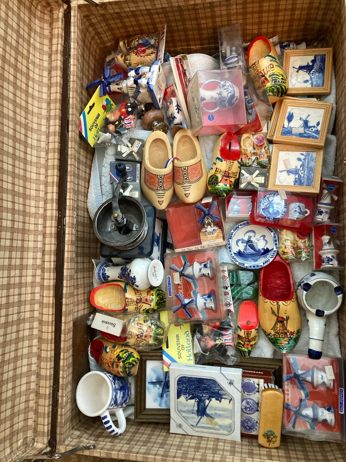 Grote verzameling Delft blauw souveniers en klompjes, Ophalen, Zo goed als nieuw