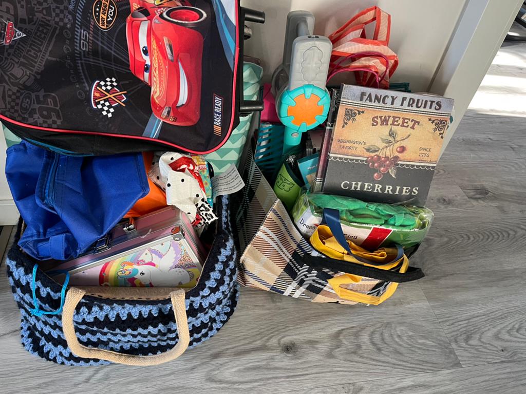 Koffer, stofzuiger, spel sticky storm en tasjes en tassen, Ophalen, Jongen of Meisje