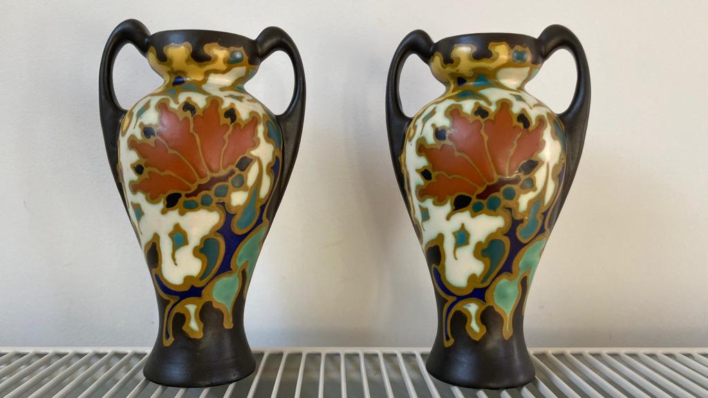 2 plateel vaasjes uit Gouda., Antiek en Kunst, Antiek | Keramiek en Aardewerk, Ophalen of Verzenden