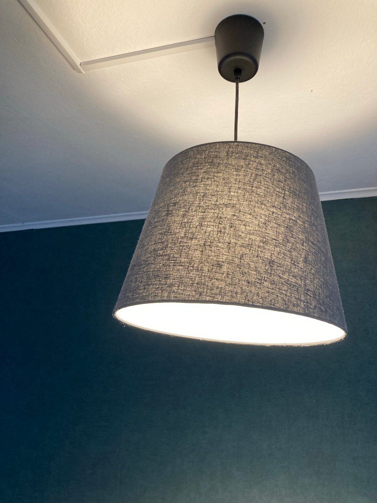 Gebruikte hanglamp met grijze stoffen kap, Ophalen of Verzenden, Gebruikt, Textiel, E27 (groot)