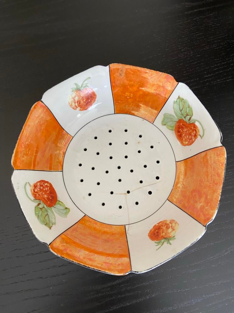 Vintage Aardbei Schaaltje met Gaatjes - Decoratief, Antiek en Kunst, Ophalen of Verzenden