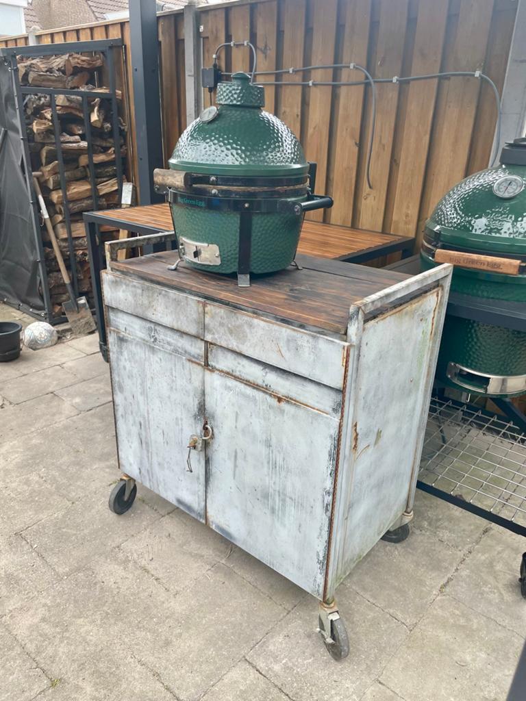 Industriele kast gebruikt met mijn big green egg mini max, Ophalen, Zo goed als nieuw, Gas