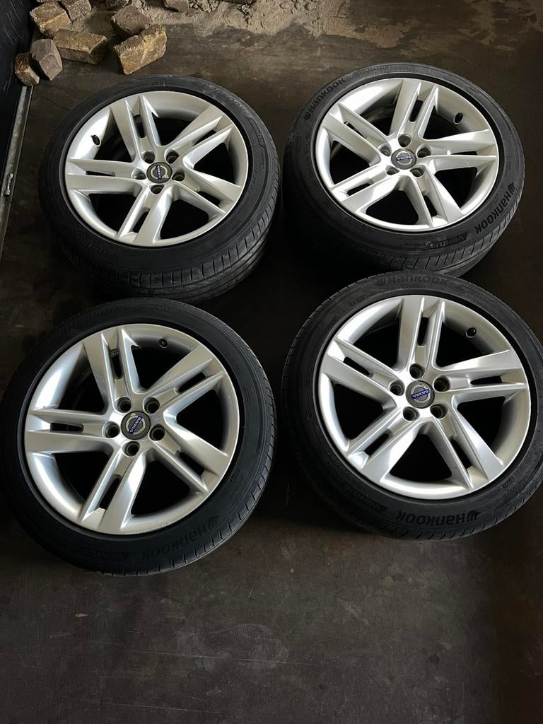 Velgen en banden, 17 inch Volvo V60 5x108, 235/45/17, Auto-onderdelen, Banden en Velgen, Ophalen, Gebruikt, Banden en Velgen, 17 inch
