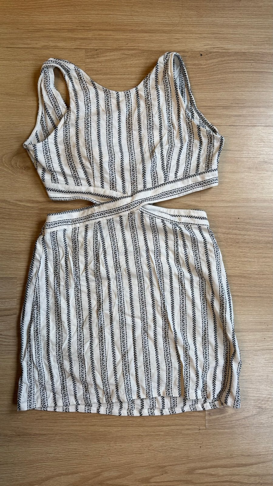 Cotton Club gestreepte jurk met cut-outs, Kleding | Dames, Jurken, Wit, Maat 42/44 (L), Ophalen of Verzenden, Zo goed als nieuw