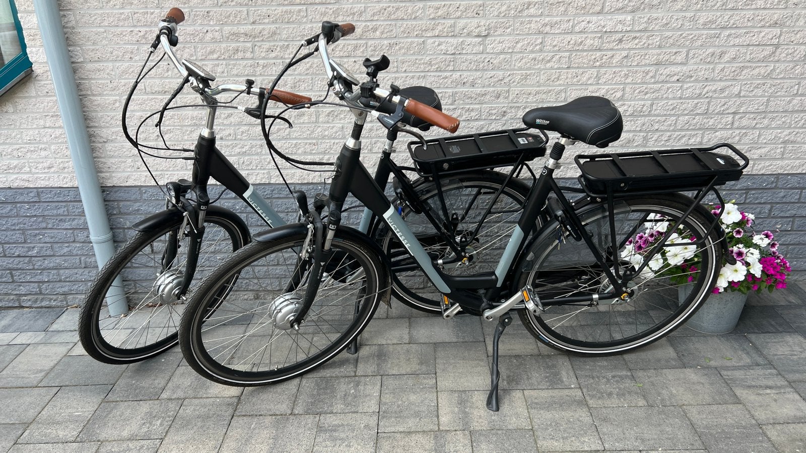 2 luxe Victesse Strada e-bikes (nieuwe accu), Zo goed als nieuw, 51 tot 55 cm, 50 km per accu of meer, Ophalen