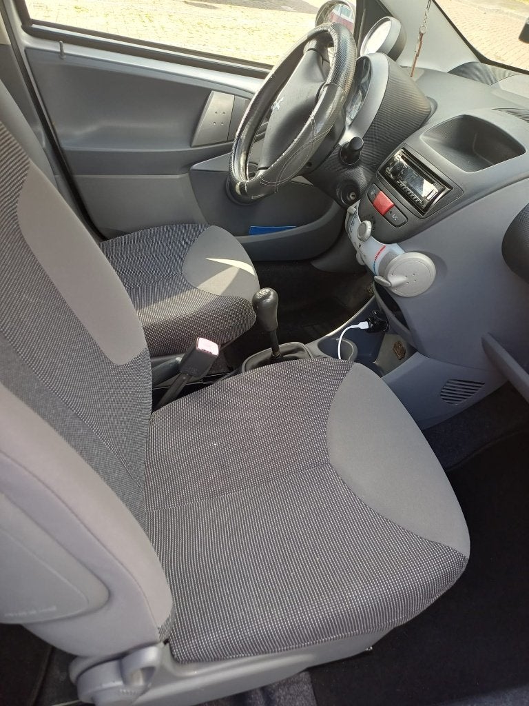 Peugeot 107 1.0 12V 5DR 2007 Grijs, Auto's, Voorwielaandrijving, Stof, 4 stoelen, 68 pk