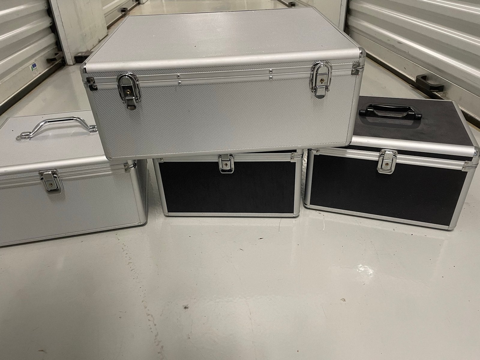 Aluminium koffer met CD/DVD hoezen, Ophalen, Gebruikt, 50 tot 100 cm, Metaal