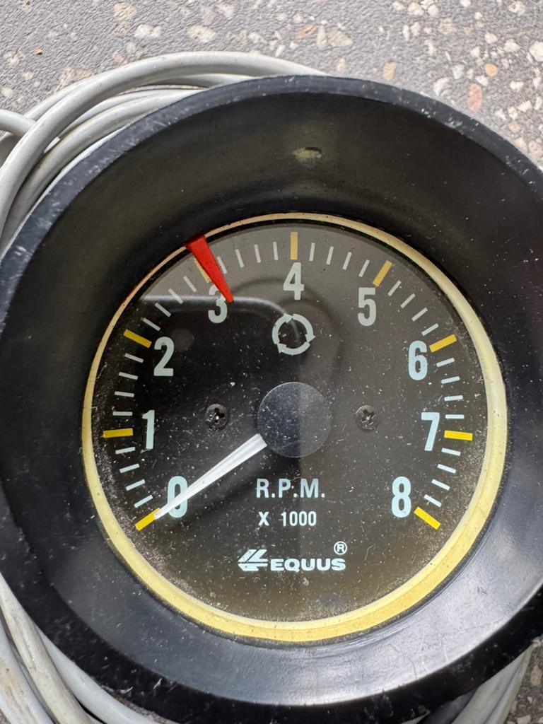 Equus toerenteller (dashboard montage), Ophalen of Verzenden, Gebruikt