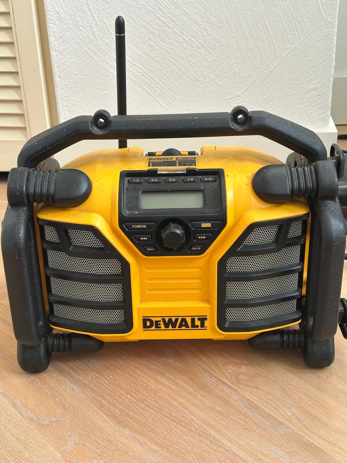 Te koop: DeWALT Bouwradio, weinig gebruikt. € 65,-, Ophalen of Verzenden, Zo goed als nieuw, Bouwradio