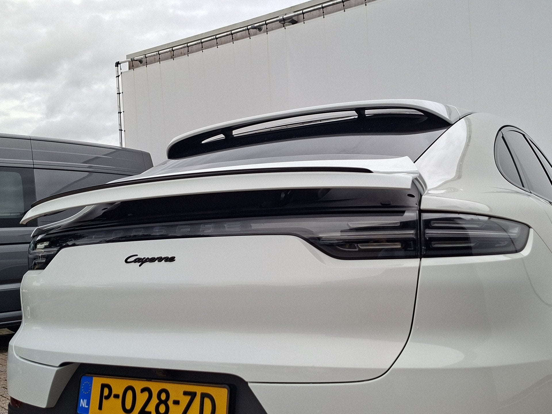 Foto 9 van Porsche Cayenne Coupé 3.0 E-Hybrid Pano Trekhaak(3500) 360