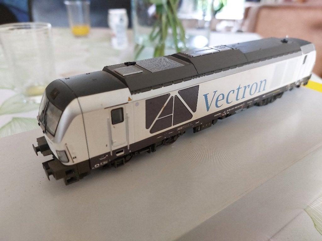 Trix Vectron Diesel Sound Art 22281, Hobby en Vrije tijd, Modeltreinen | H0, Gebruikt, Trix, Ophalen of Verzenden, Analoog