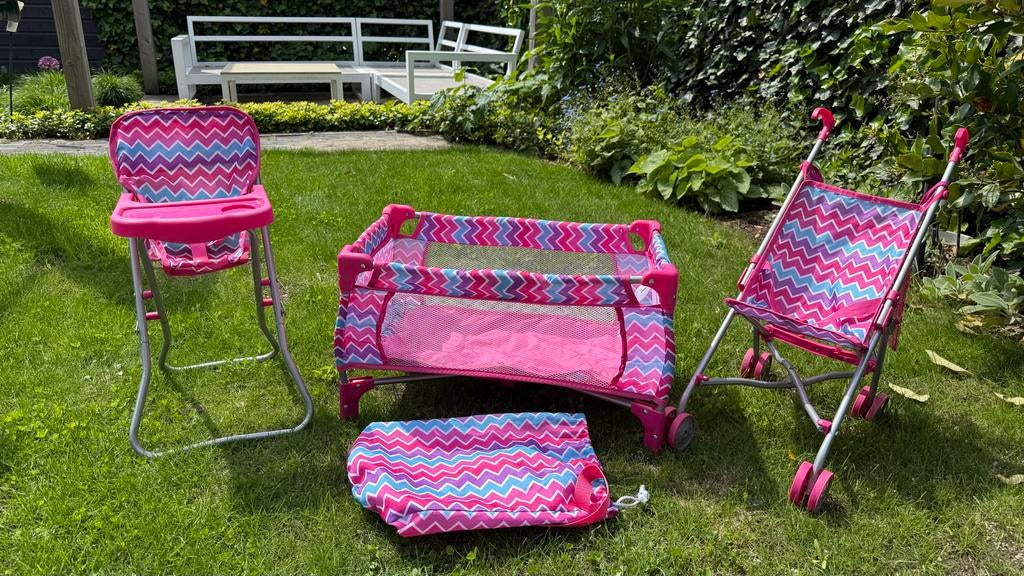 Poppen speelset: kinderstoel, campingbedje, buggy, Kinderen en Baby's, Speelgoed | Poppen, Ophalen, Gebruikt, Overige typen