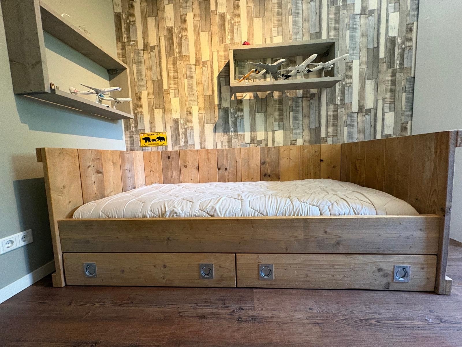 Steigerhouten bed met opberglades - Eenpersoons, Ophalen, Gebruikt, 90 cm, Eenpersoons