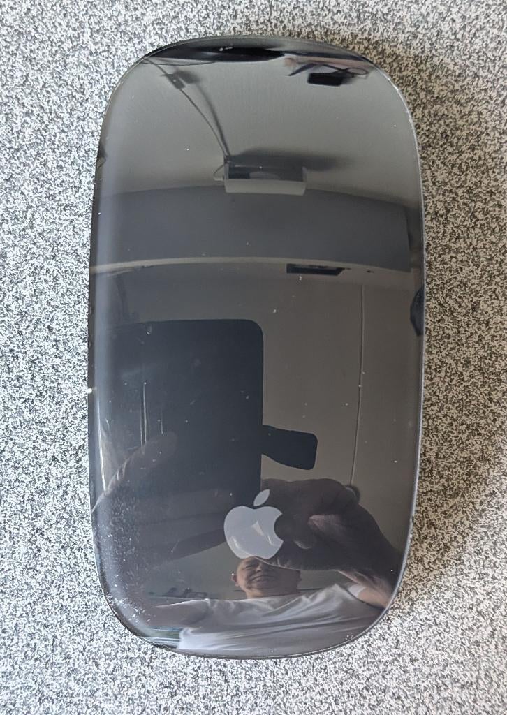 Apple Magic Mouse Space Grey. (A1657), Muis, Gebruikt, Linkshandig, Ophalen of Verzenden