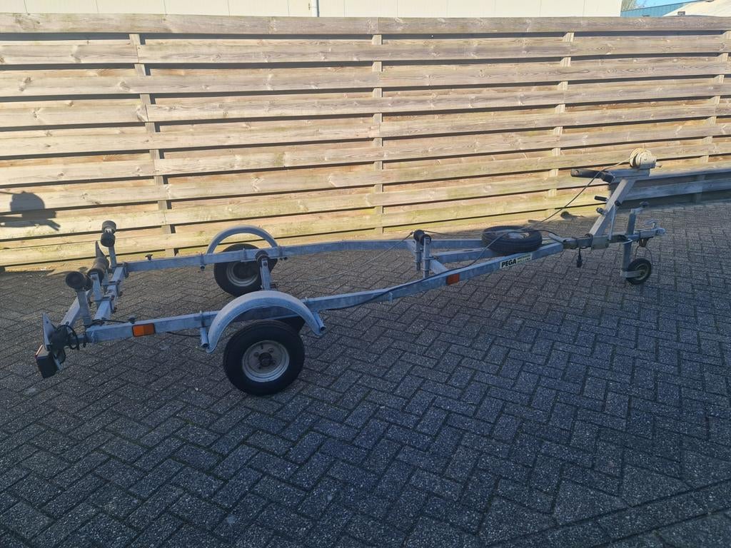 Pega boottrailer., Watersport en Boten, Ophalen, Minder dan 1500 kg, Gebruikt, Overige typen