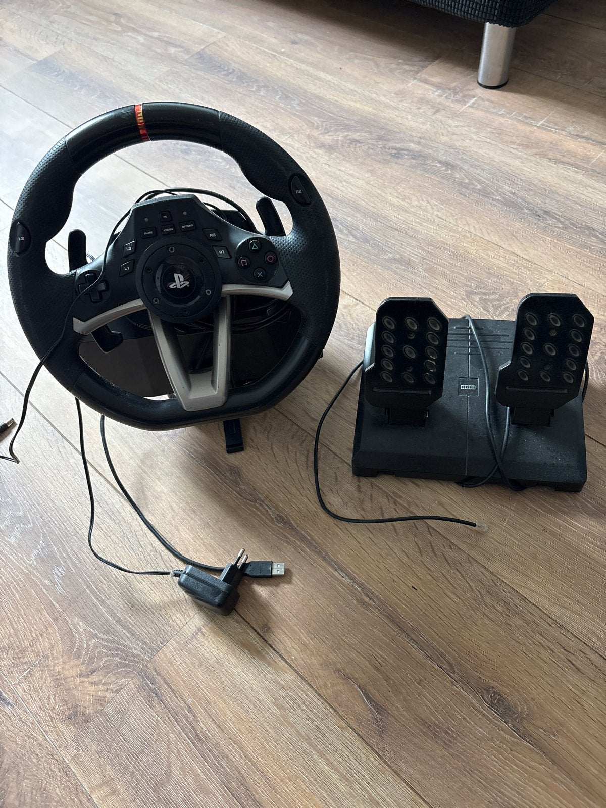 Hori Racing Wheel Apex voor PS4/PS5 met pedalen, Spelcomputers en Games, Spelcomputers | Sony PlayStation Consoles | Accessoires