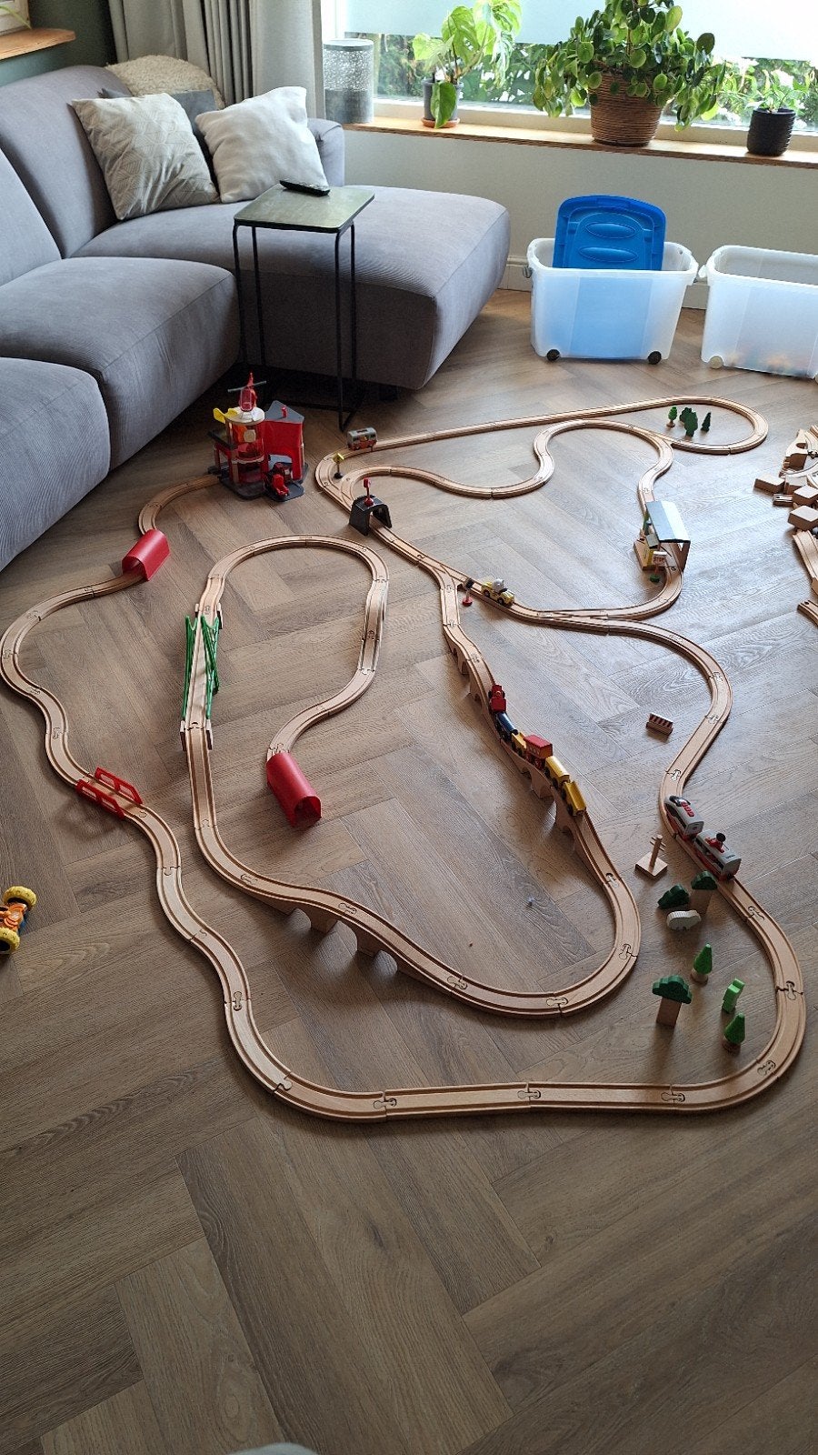 Grote houten treinbaan met veel opties en accessoires, Ophalen