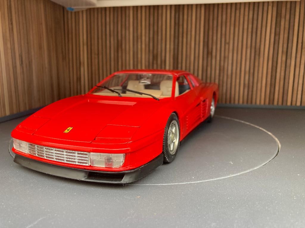 Ferrari Testarossa (1984) 1:18 Bburago Rood MJ, Hobby en Vrije tijd, Modelauto's | 1:18, Ophalen of Verzenden, Zo goed als nieuw