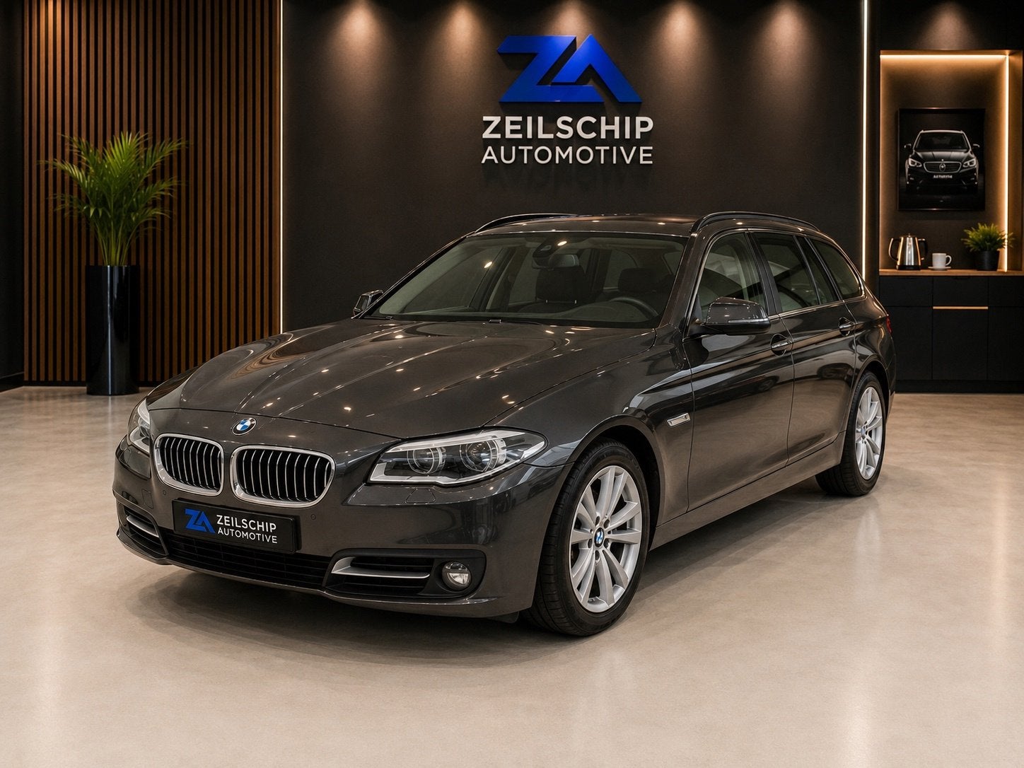 BMW 5-serie Touring 528i Facelift M Sport High Executive Pan, Auto's, Automaat, Dealer onderhouden, Gebruikt, 4 cilinders