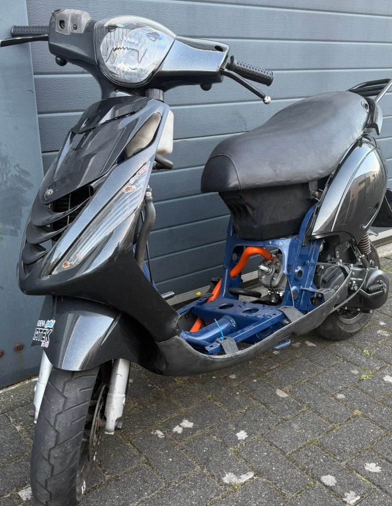 Piaggio zip Stage6 geldig brom, Fietsen en Brommers, Ophalen, Zo goed als nieuw, Benzine, Zip