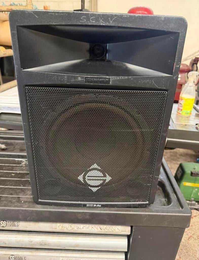 General music b10 bi amp actieve luidsprekers, Overige merken, Ophalen of Verzenden, Zo goed als nieuw, 120 watt of meer