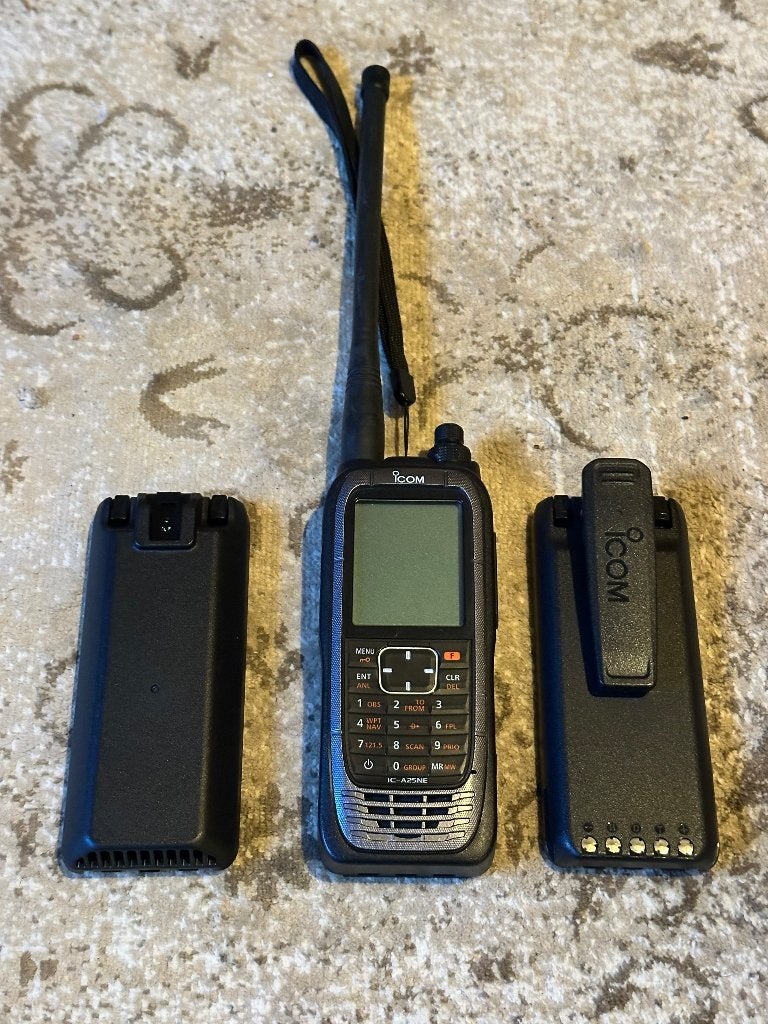 ICOM IC-A25NE Aviation Transceiver met Bluetooth, Telecommunicatie, Ophalen, Zo goed als nieuw, Zender en Ontvanger