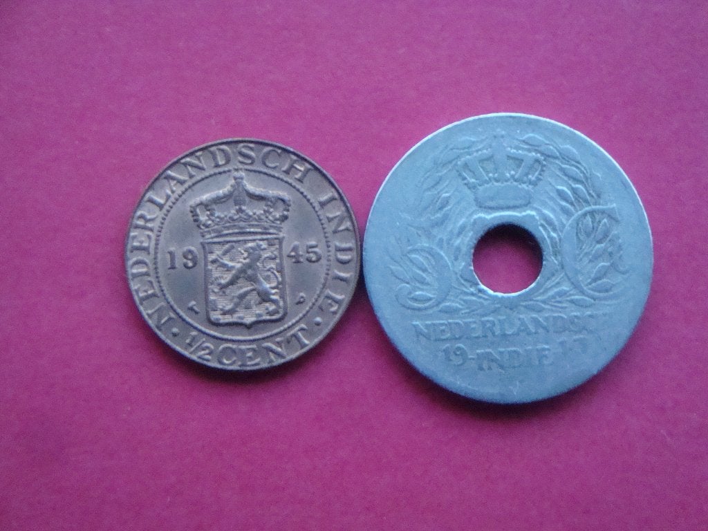 Nederlandsch Indië setje munten ½ en 5 Cent 1913 / 1945., Verzenden, Zuidoost-Azië, Setje