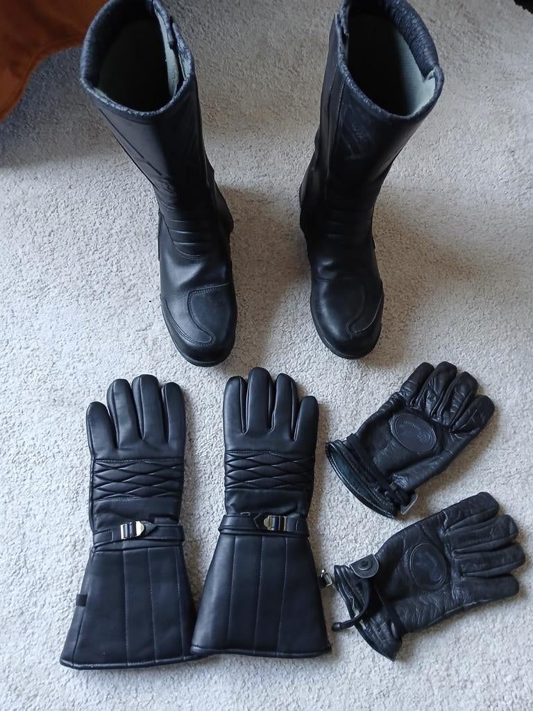 Motorlaarzen maat 42 Cobra by MQP met twee paar handschoenen, Motoren, Ophalen