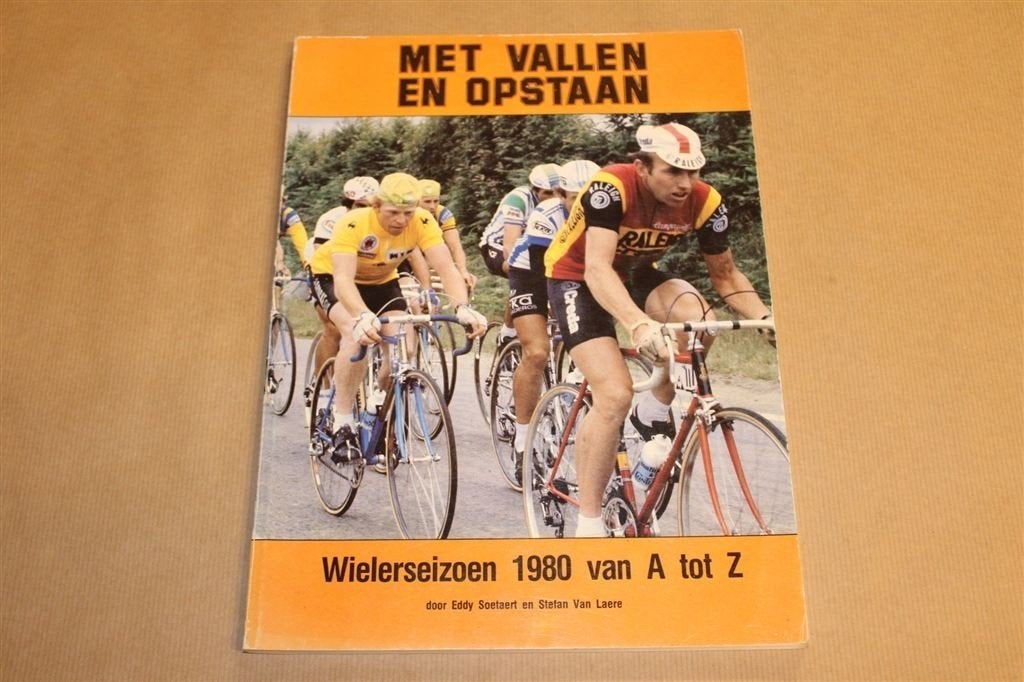 Wielerseizoen 1980 van A tot Z — Veel Foto\'s, Ophalen of Verzenden, Gelezen, Watersport en Hengelsport