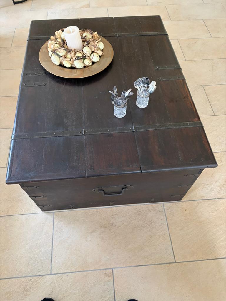 Teakhouten salontafel/kist in koloniale stijl., 100 tot 150 cm, Teakhout, Zo goed als nieuw, Minder dan 50 cm