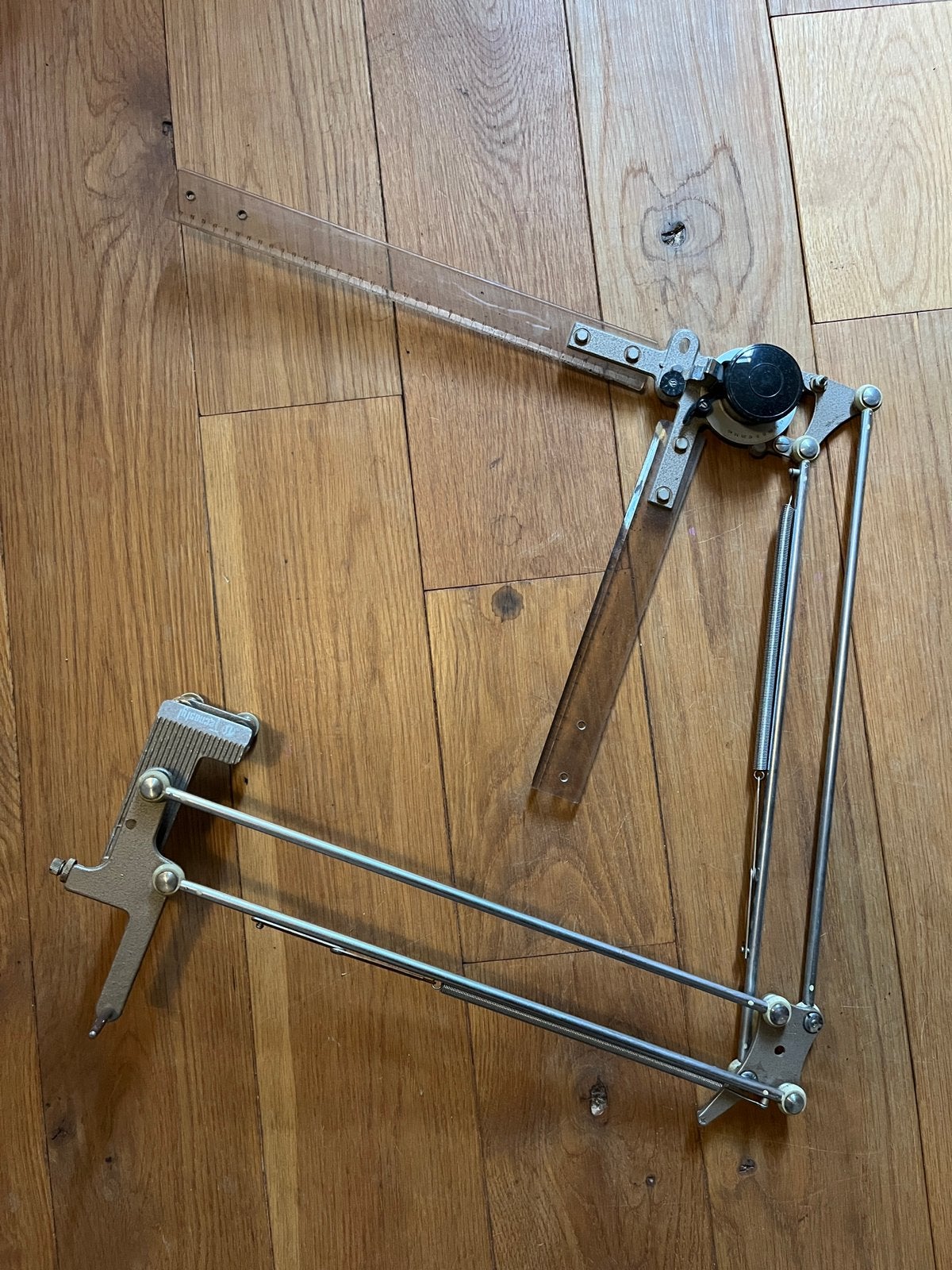 Vintage tekenmachine tecnostyl, Doe-het-zelf en Verbouw, Tekentafels, Ophalen, Gebruikt