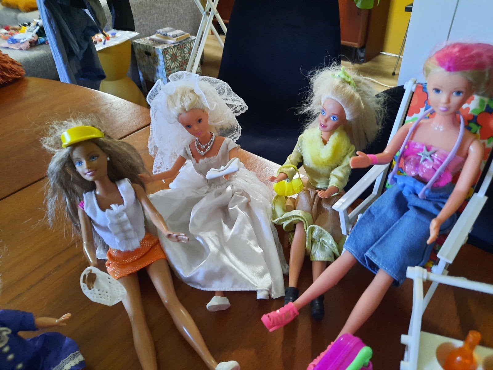 barbies , kleding en veel accessoires, Ophalen of Verzenden, Gebruikt, Barbie