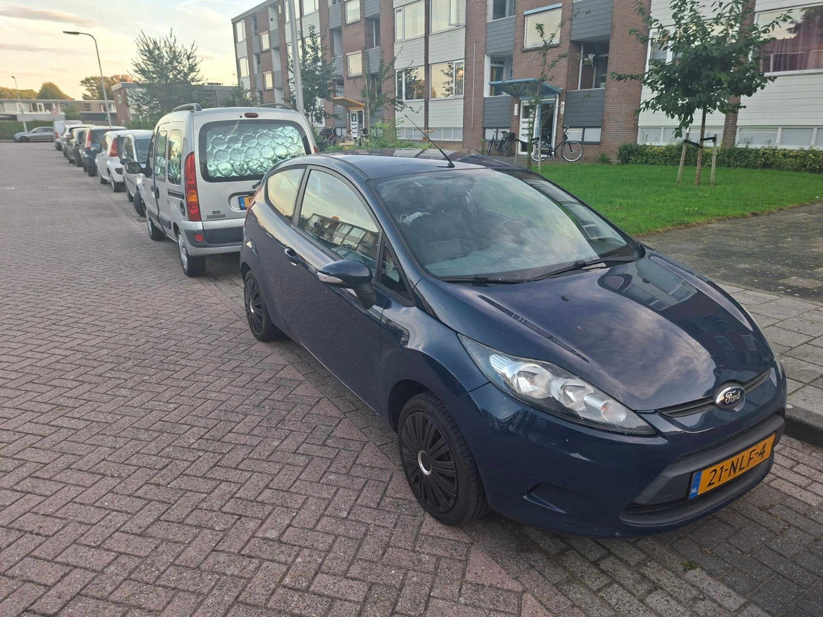 Foto 4 van Ford Fiësta 1.25 44KW 3DR 2010 Blauw