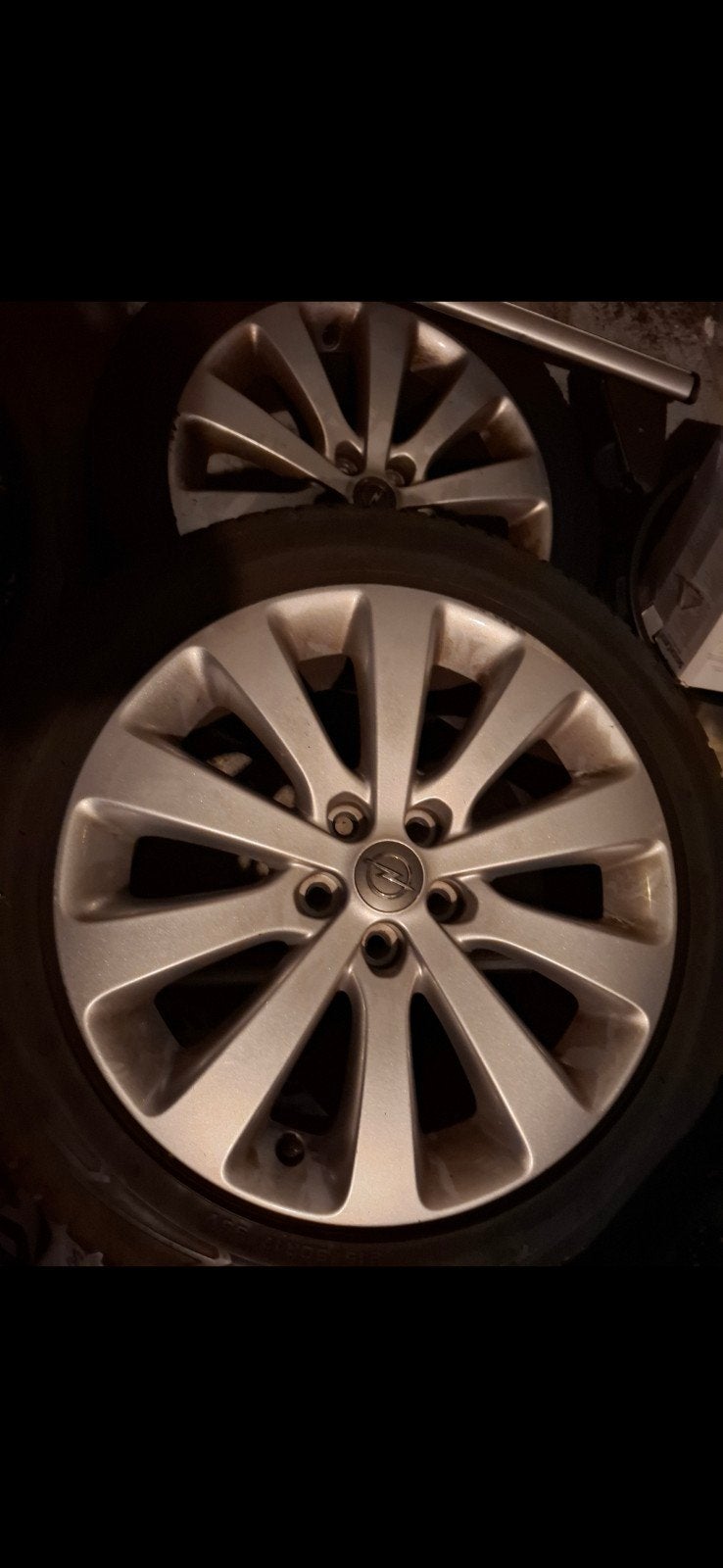 Twee Opel Astra Velgen met banden - 2012, Gebruikt, 16 inch, Banden en Velgen, All Season