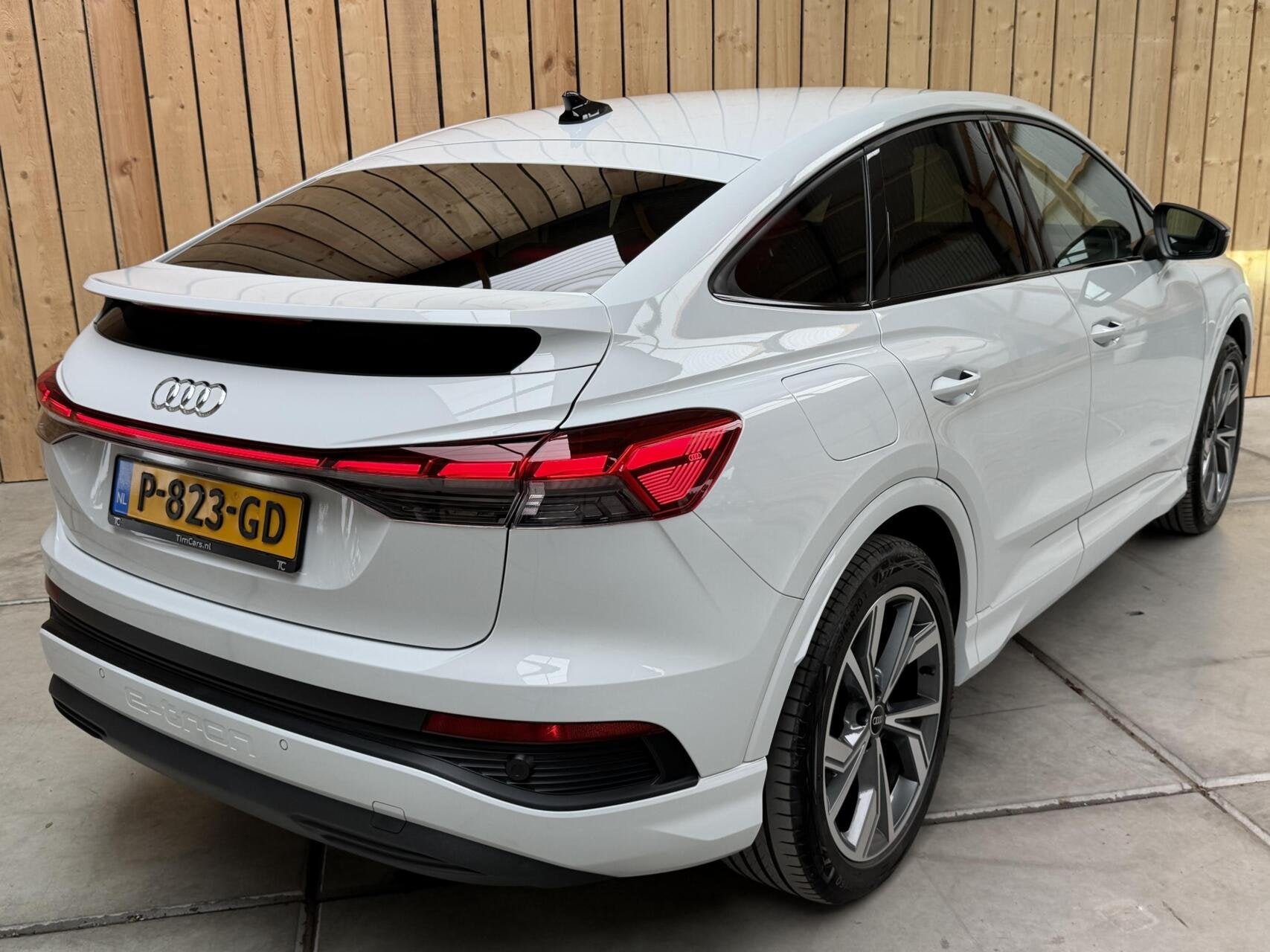 Audi Q4 Sportback e-tron 40 Advanced edition 77 kWh SoH 96,6, Achterwielaandrijving, Gebruikt, 2020 kg, Wit