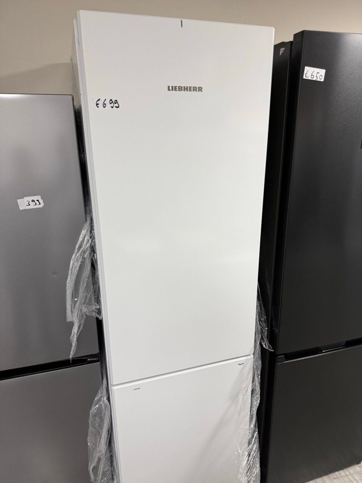 Liebherr Vries-combinatie CNC 5703 -22 Nieuw B keuze 372L, 200 liter of meer, Info.haunl@liebherr.nl, 60 cm of meer, Postbis 74  1420 uithoorn